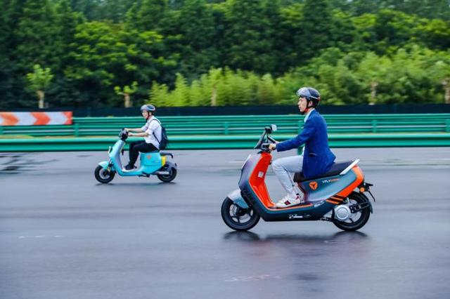 揭秘電動車電池補(bǔ)水的真實(shí)效果與選擇