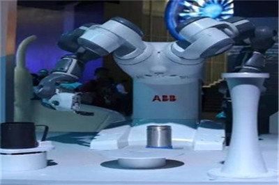 中科機(jī)器人教育 推動(dòng)智能機(jī)器人的研發(fā)與創(chuàng)新